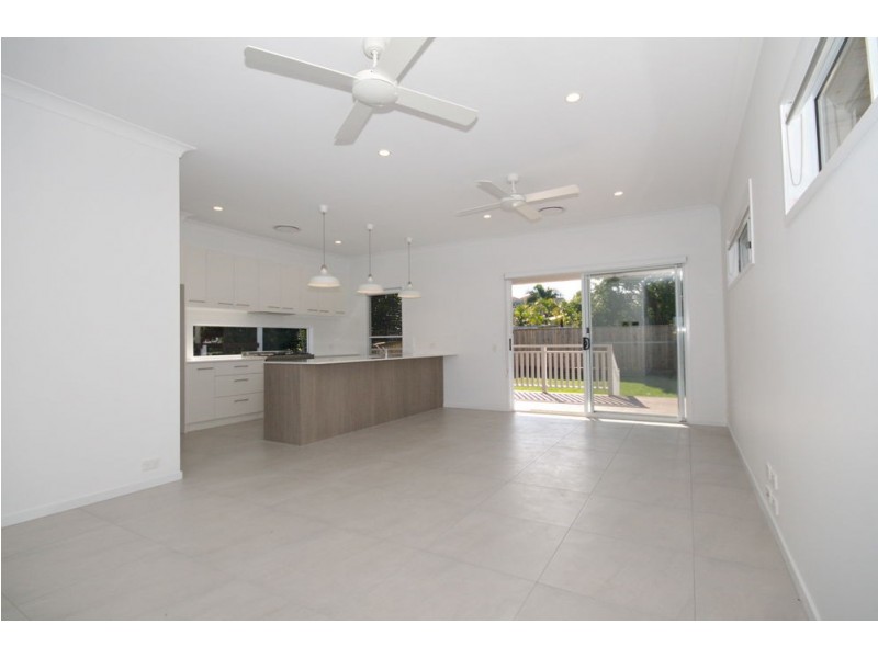 50 Barrinia Street, Manly QLD 4179