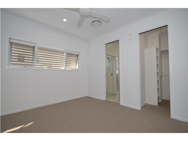 50 Barrinia Street, Manly QLD 4179