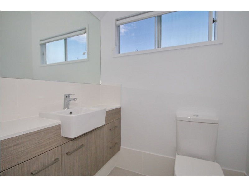 50 Barrinia Street, Manly QLD 4179