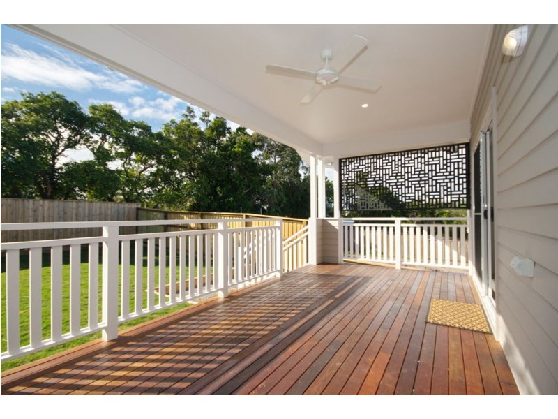 50 Barrinia Street, Manly QLD 4179