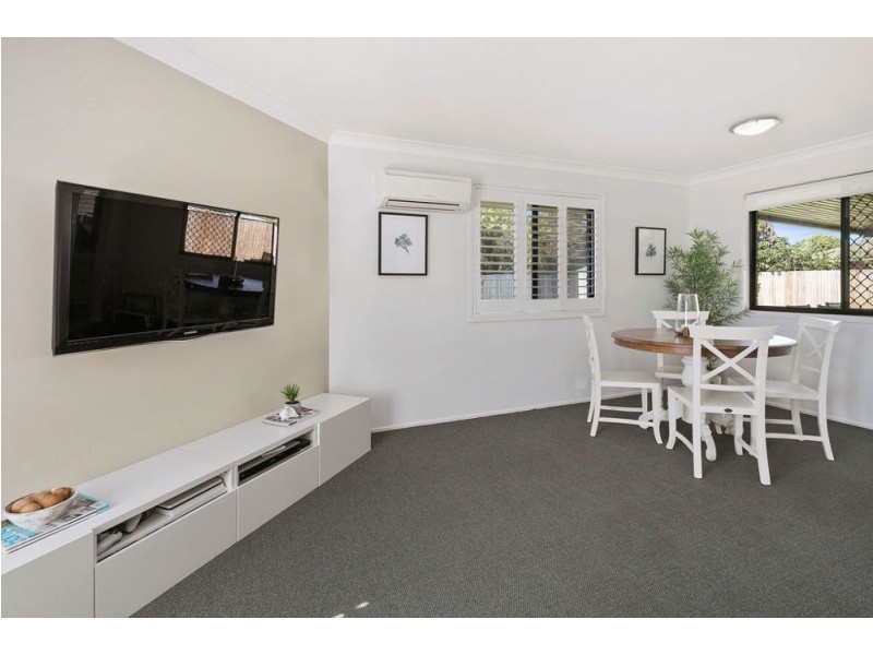7 Janine St, Wynnum West QLD 4178