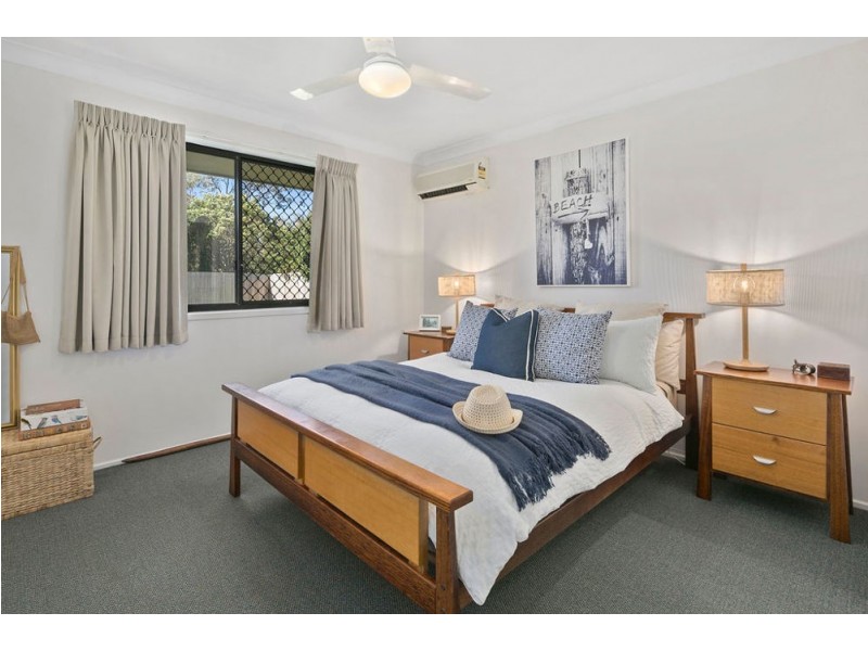 7 Janine St, Wynnum West QLD 4178
