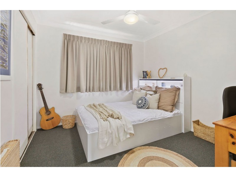 7 Janine St, Wynnum West QLD 4178