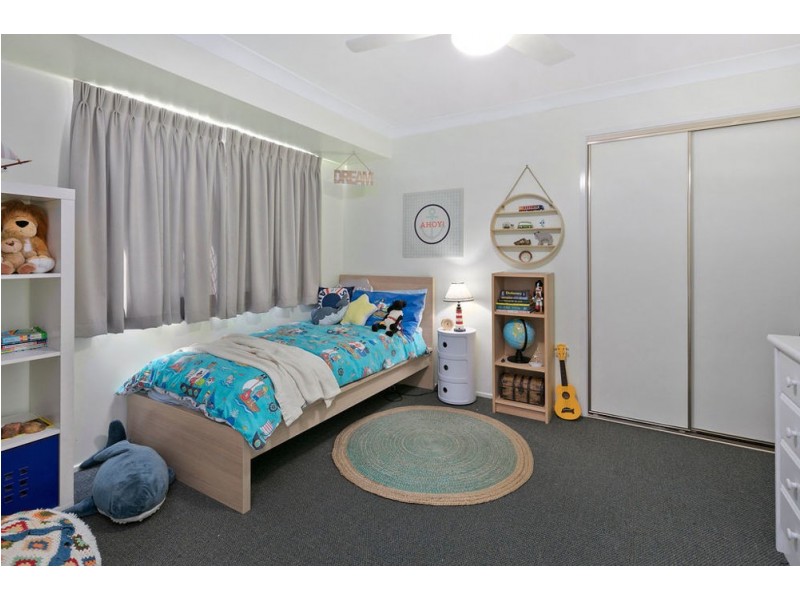 7 Janine St, Wynnum West QLD 4178