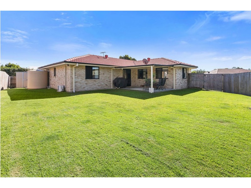 7 Janine St, Wynnum West QLD 4178