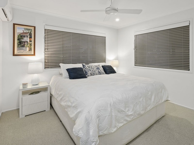 8 Iffley Street, Wynnum West QLD 4178