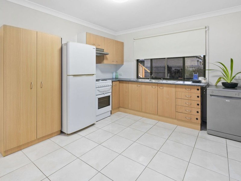 8 Iffley Street, Wynnum West QLD 4178