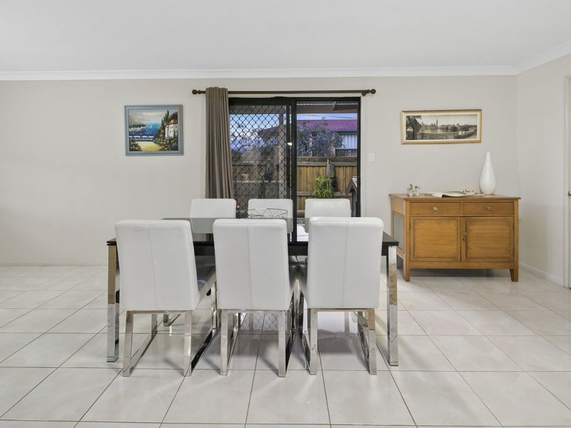 8 Iffley Street, Wynnum West QLD 4178