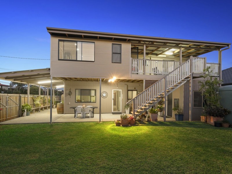 8 Iffley Street, Wynnum West QLD 4178
