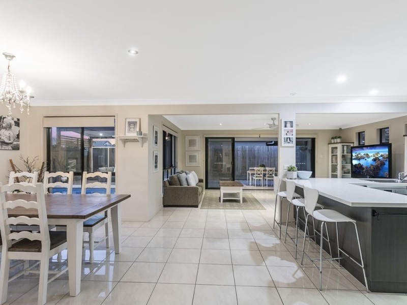 21 Higgs Circuit, Wynnum West QLD 4178