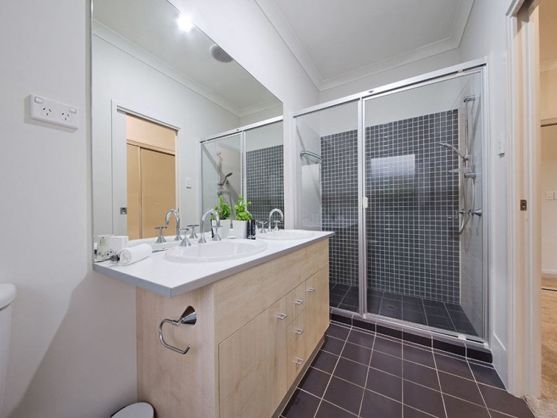 19 Yarra Road, Wakerley QLD 4154