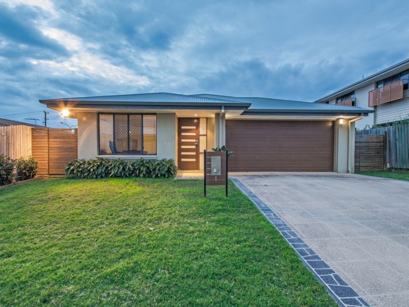 1 Demby Crescent, Wakerley QLD 4154