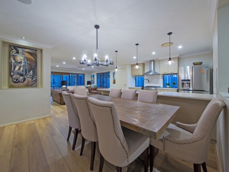 1 Demby Crescent, Wakerley QLD 4154