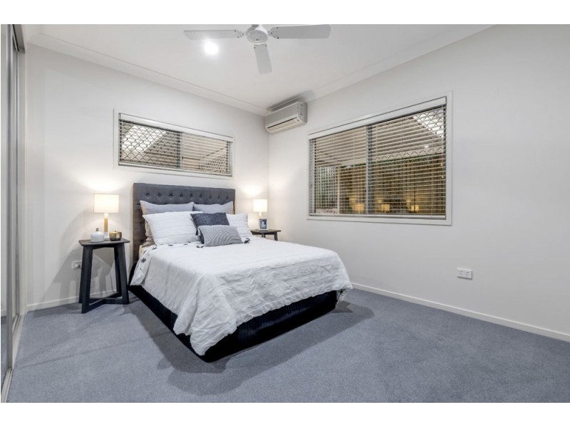 7 School Lane, Manly QLD 4179