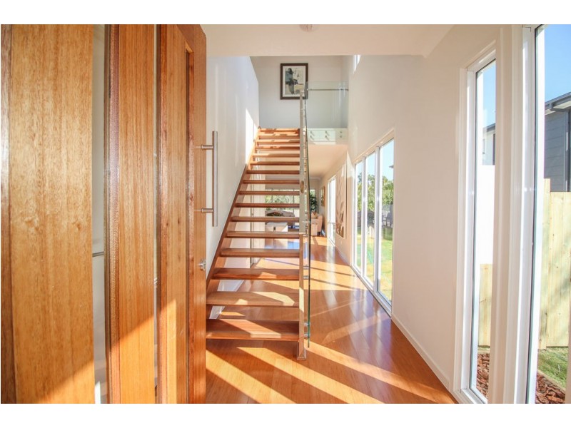 225 Whites Rd, Lota QLD 4179