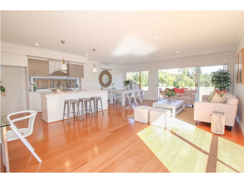 225 Whites Rd, Lota QLD 4179