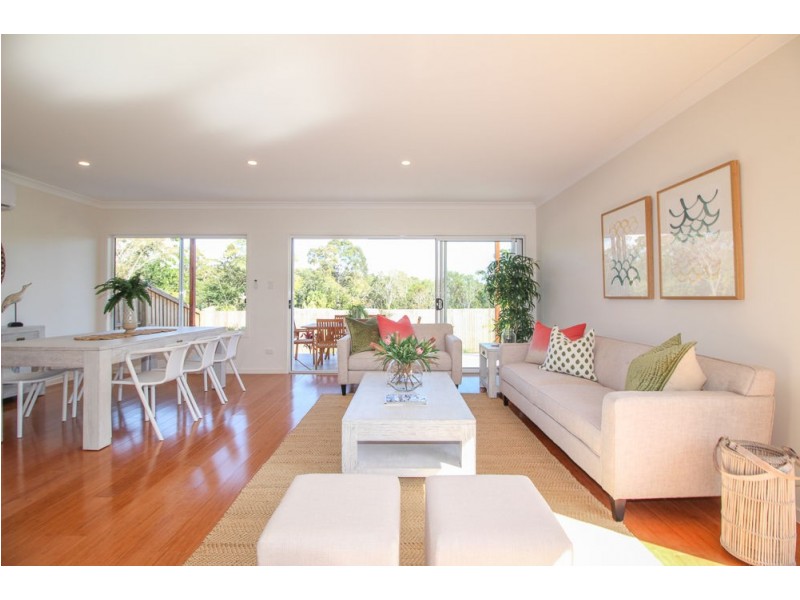 225 Whites Rd, Lota QLD 4179