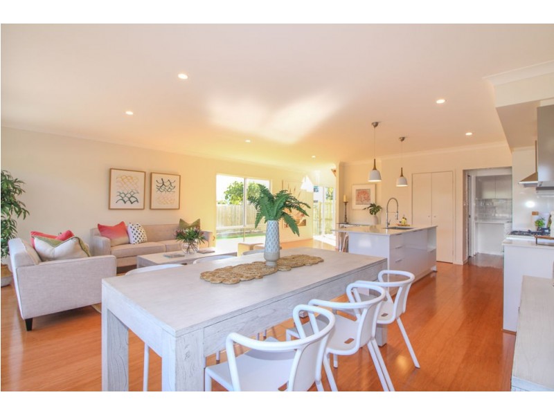 225 Whites Rd, Lota QLD 4179