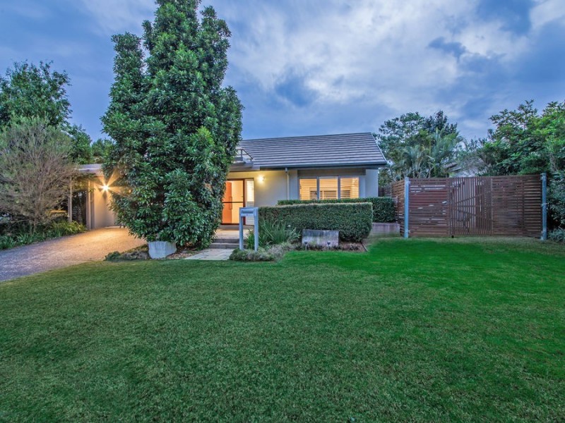 11 Esk Crescent, Wakerley QLD 4154