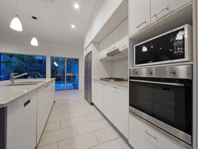 11 Esk Crescent, Wakerley QLD 4154