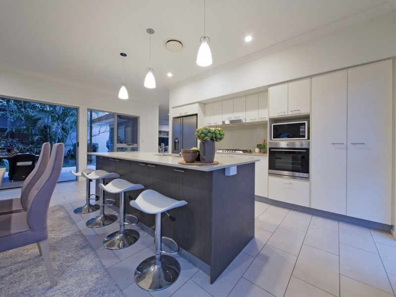 11 Esk Crescent, Wakerley QLD 4154