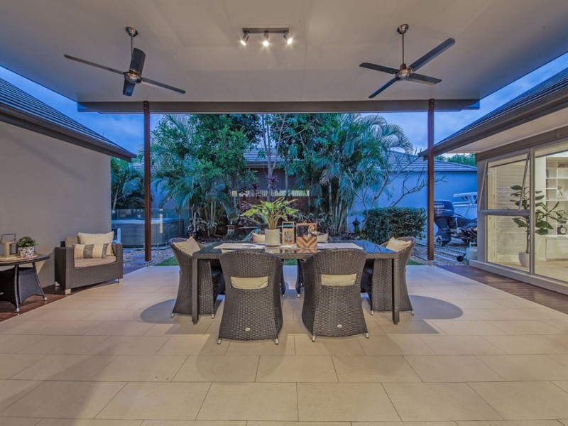 11 Esk Crescent, Wakerley QLD 4154