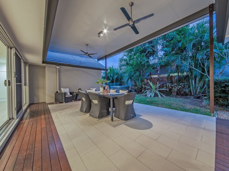 11 Esk Crescent, Wakerley QLD 4154