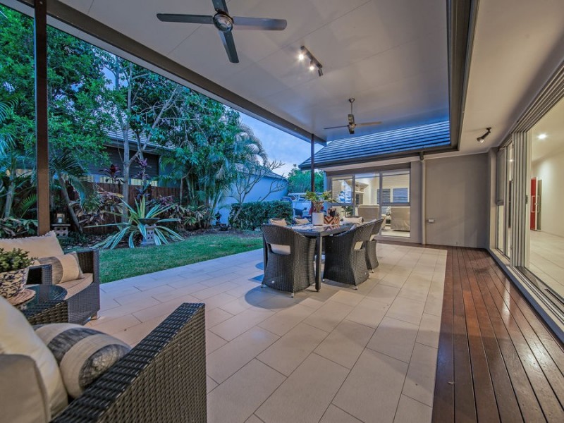 11 Esk Crescent, Wakerley QLD 4154