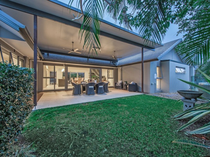 11 Esk Crescent, Wakerley QLD 4154