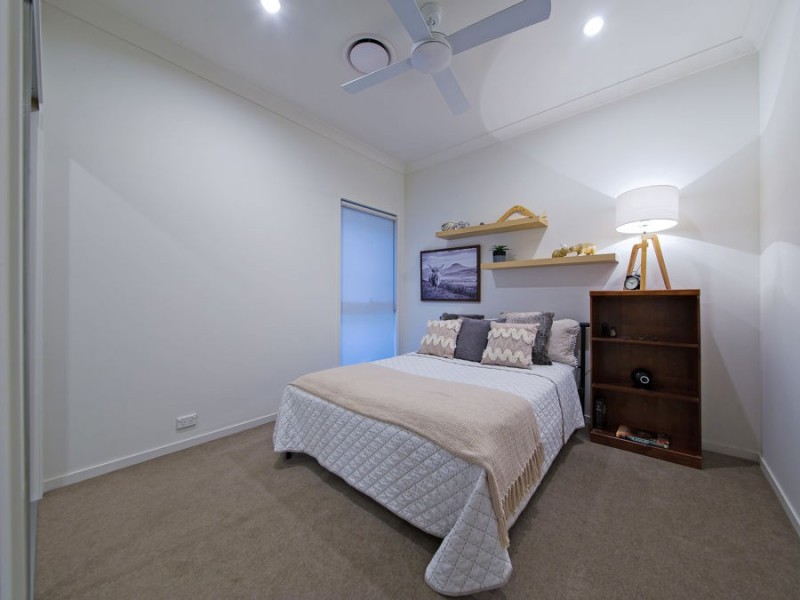 11 Esk Crescent, Wakerley QLD 4154