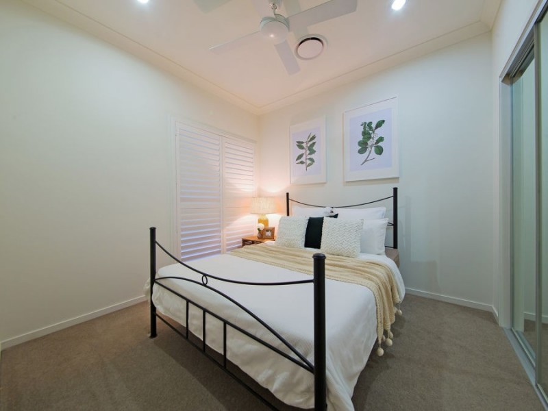 11 Esk Crescent, Wakerley QLD 4154