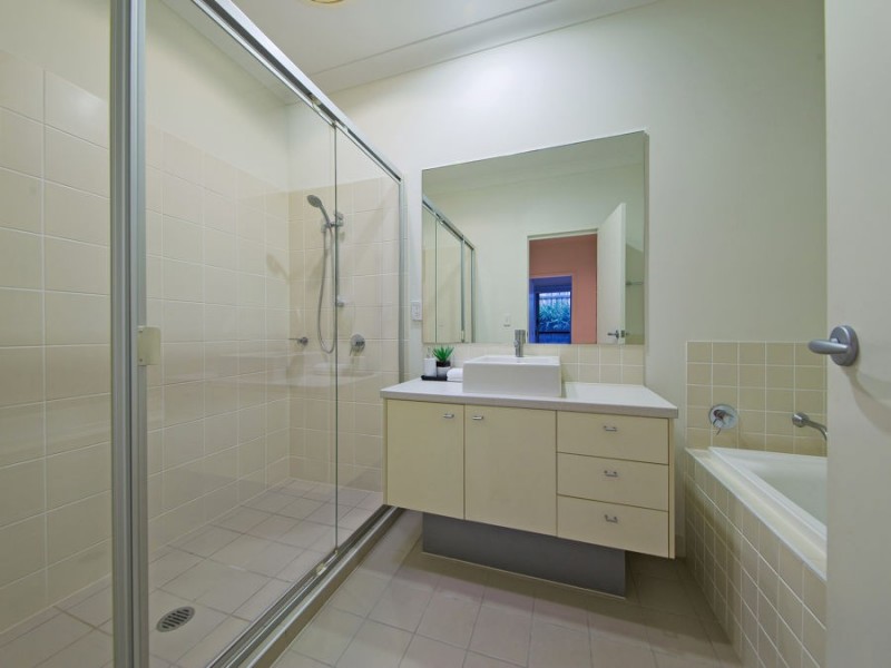 11 Esk Crescent, Wakerley QLD 4154