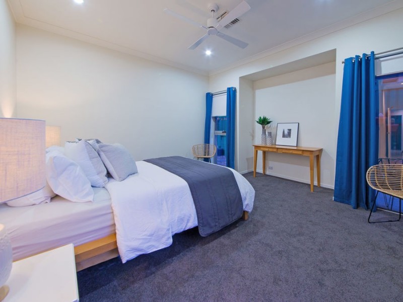 4 Margaret Crescent, Wakerley QLD 4154