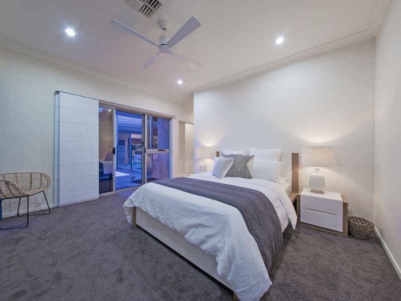 4 Margaret Crescent, Wakerley QLD 4154