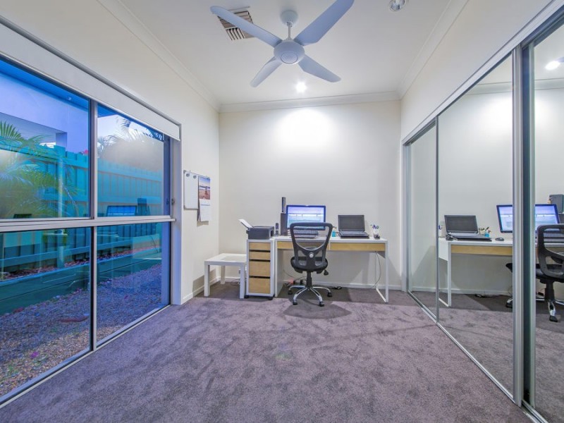 4 Margaret Crescent, Wakerley QLD 4154