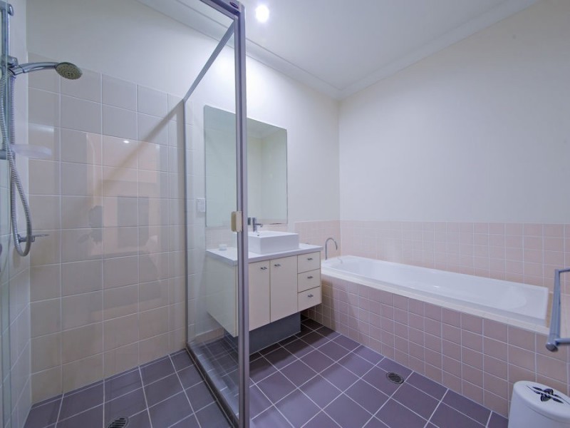 4 Margaret Crescent, Wakerley QLD 4154