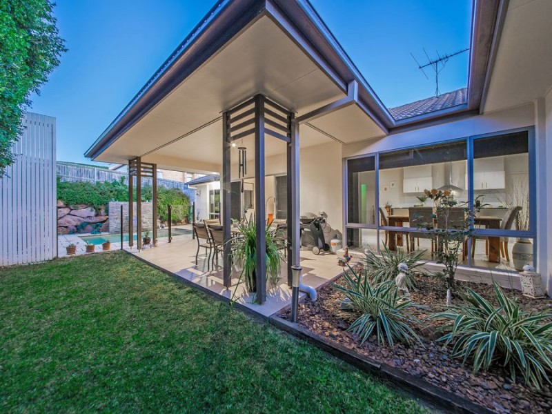2 Lachlan Drive, Wakerley QLD 4154
