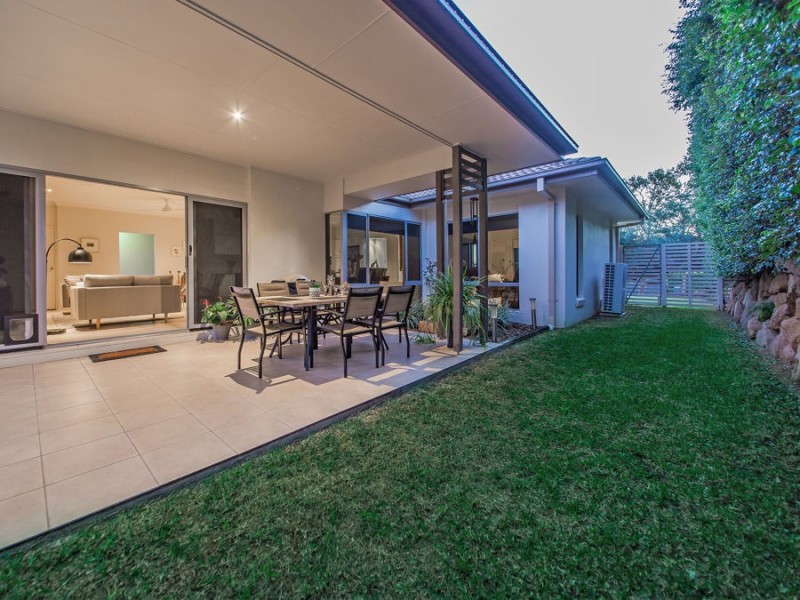2 Lachlan Drive, Wakerley QLD 4154