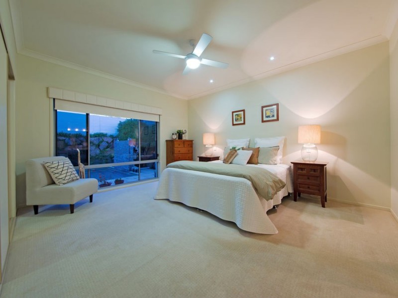 2 Lachlan Drive, Wakerley QLD 4154
