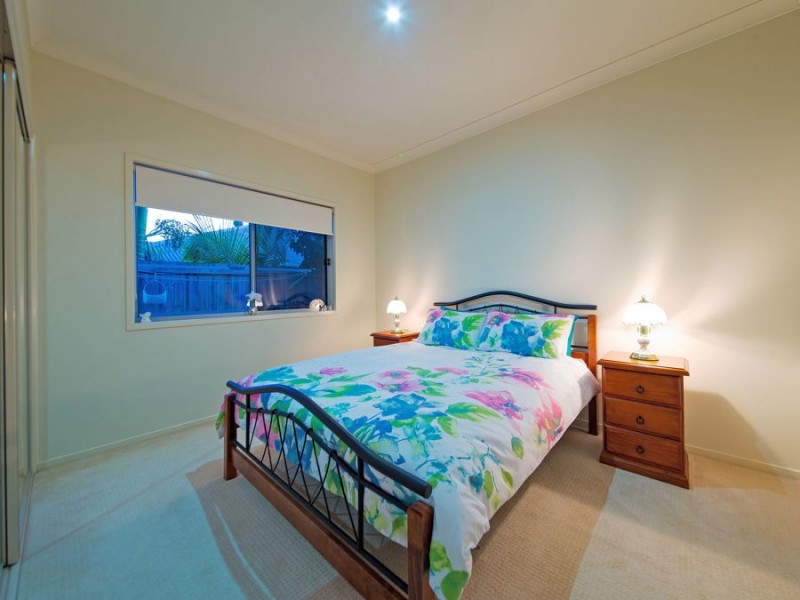 2 Lachlan Drive, Wakerley QLD 4154