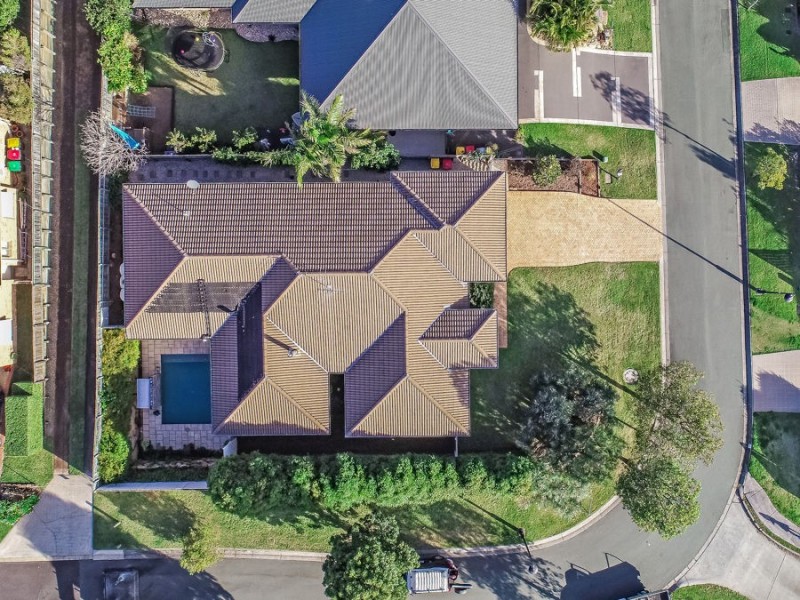 2 Lachlan Drive, Wakerley QLD 4154