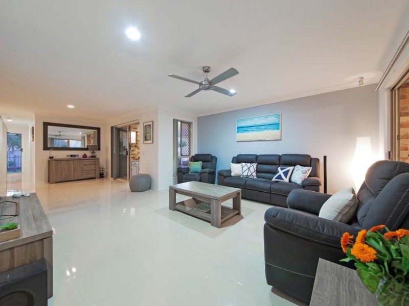 6 Colvin Court, Wakerley QLD 4154