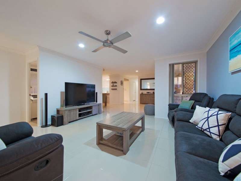 6 Colvin Court, Wakerley QLD 4154