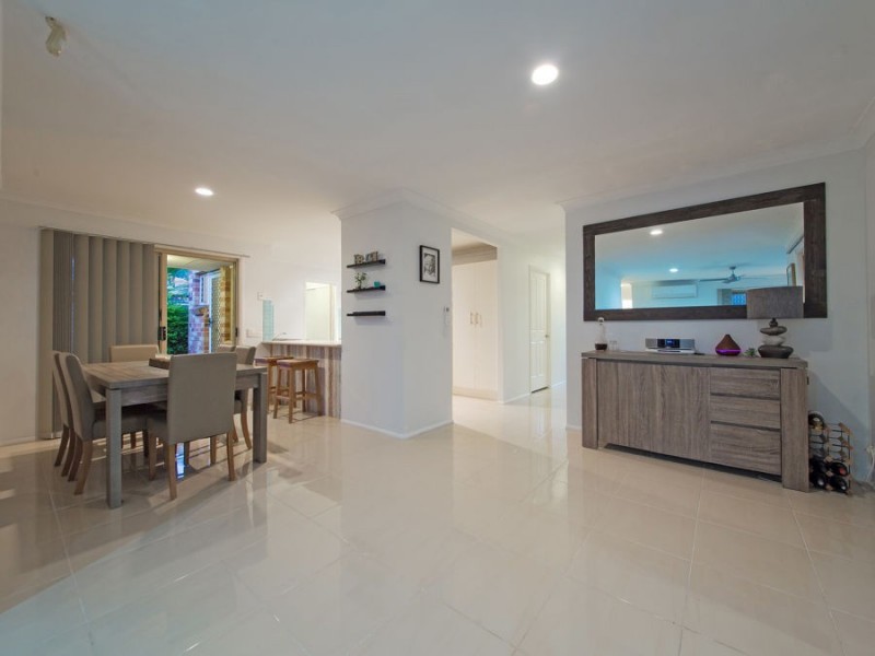 6 Colvin Court, Wakerley QLD 4154