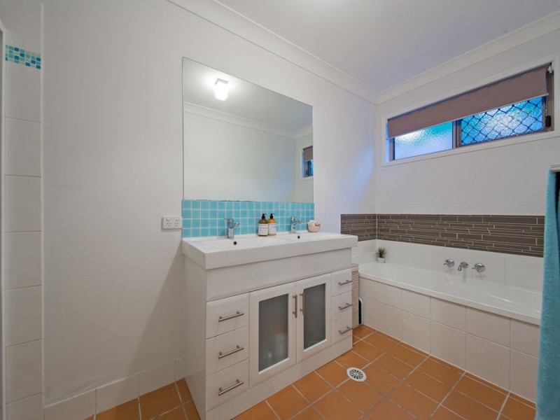 6 Colvin Court, Wakerley QLD 4154