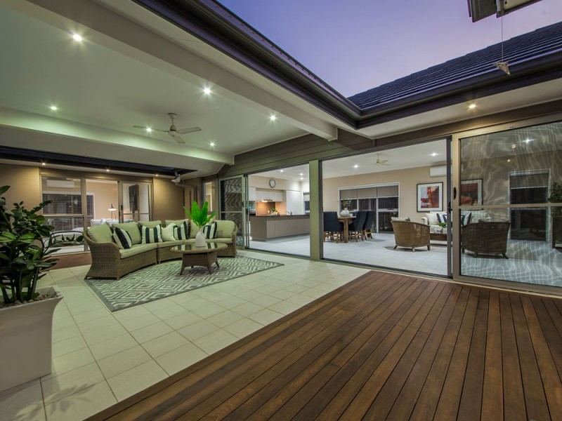21 Margaret Cres, Wakerley QLD 4154
