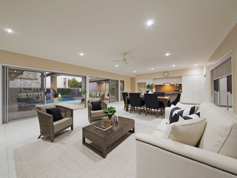 21 Margaret Cres, Wakerley QLD 4154