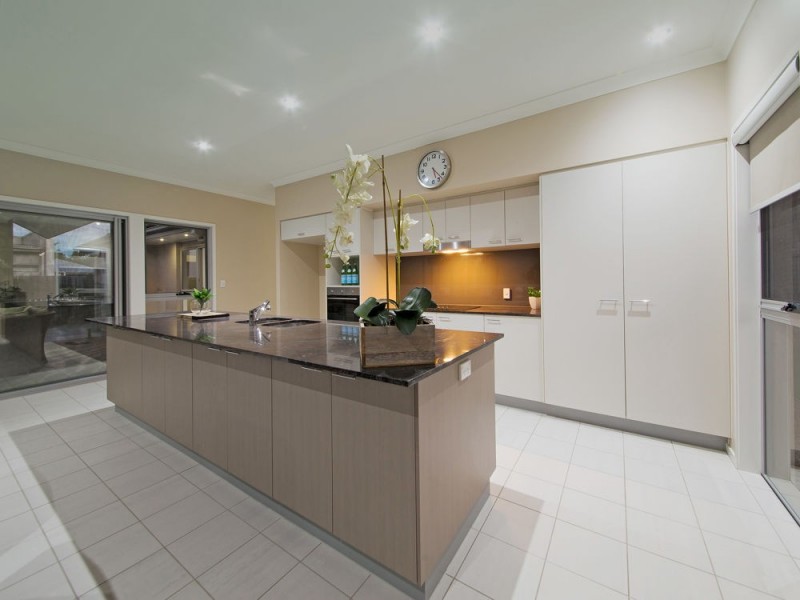 21 Margaret Cres, Wakerley QLD 4154