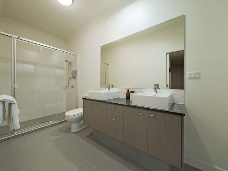 21 Margaret Cres, Wakerley QLD 4154