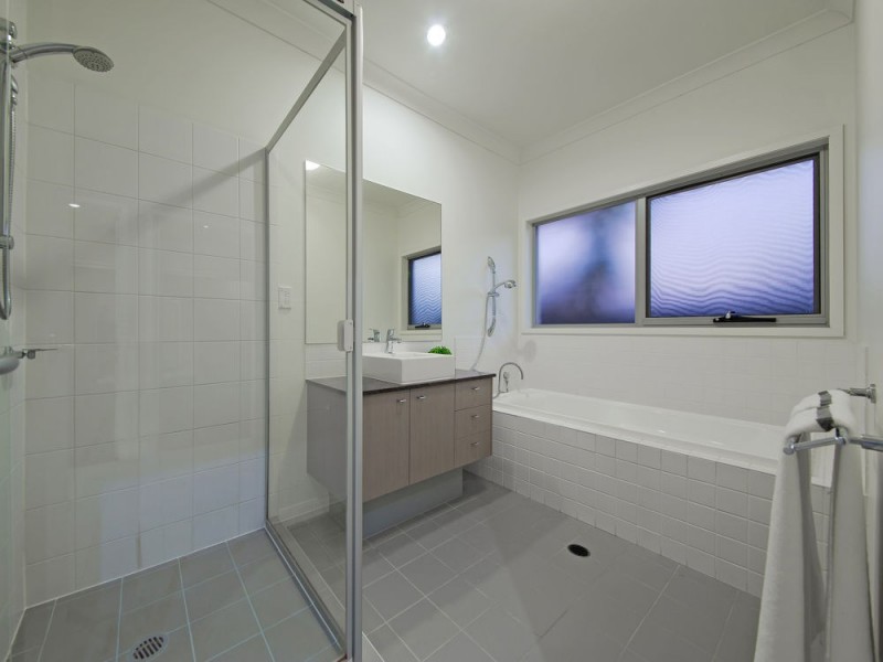 21 Margaret Cres, Wakerley QLD 4154
